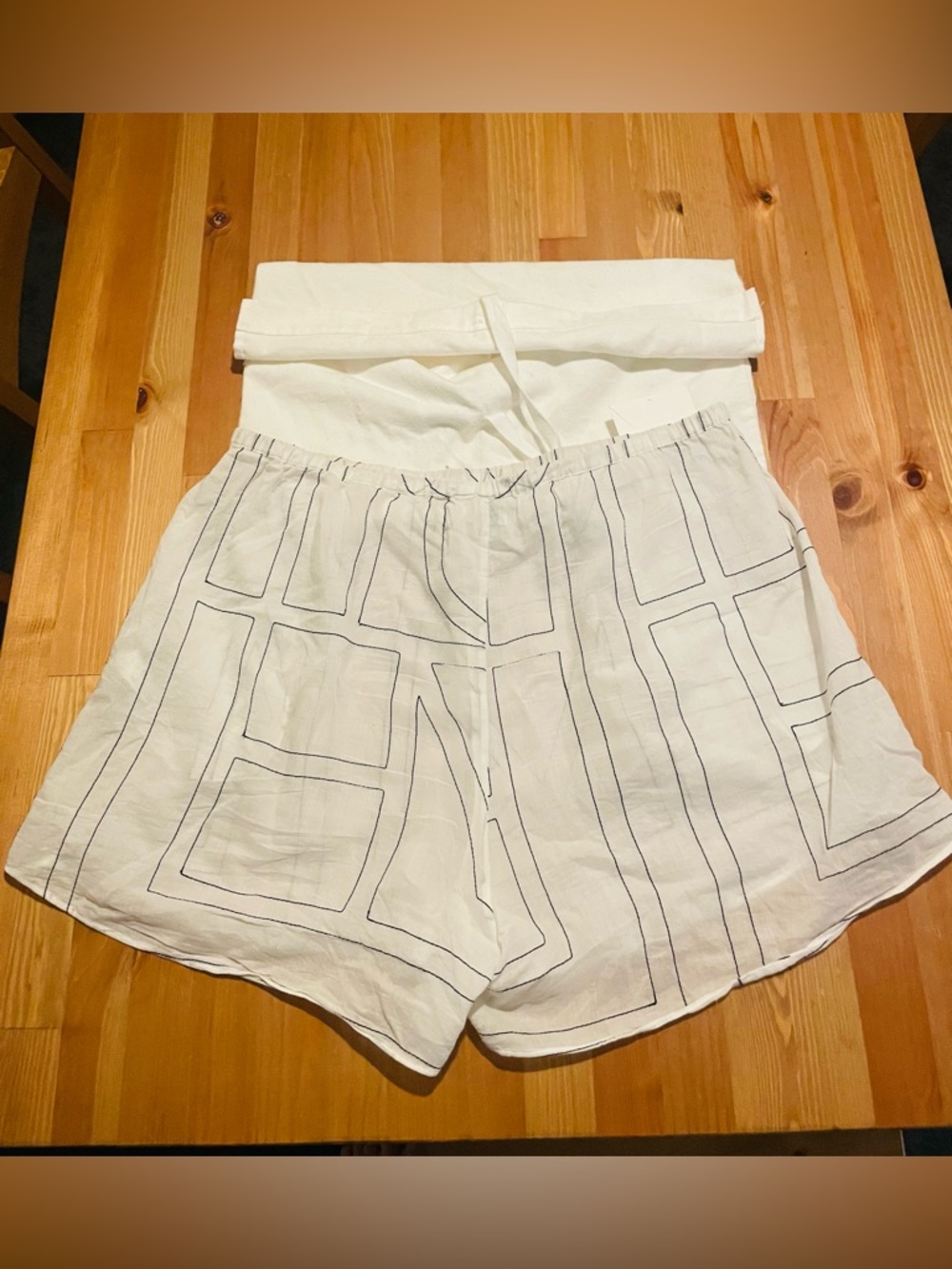 Toteme Monogram Cotton Shorts - Picture 5 of 8